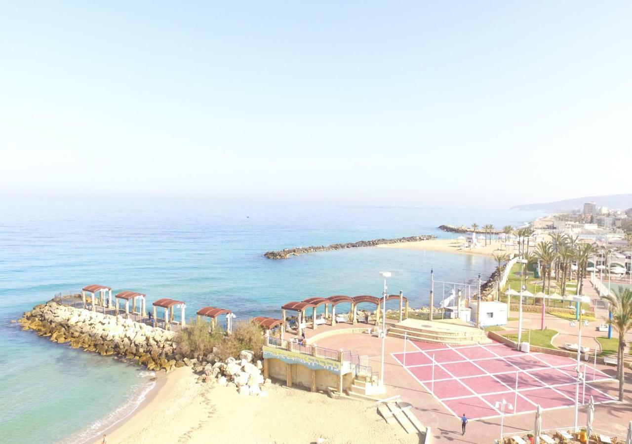 Ha-Aliya Sea View Apartment Nahariya Bagian luar foto