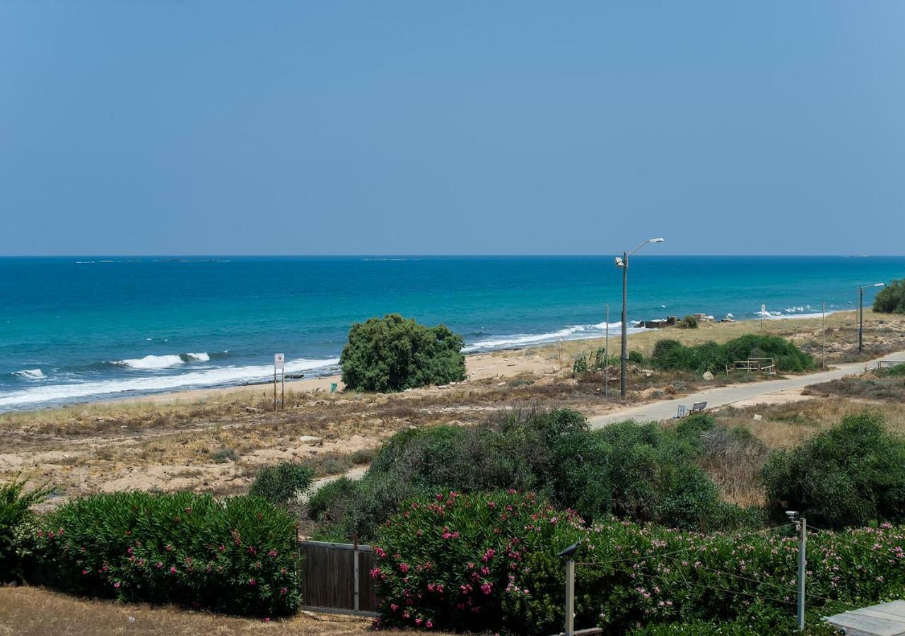 Ha-Aliya Sea View Apartment Nahariya Bagian luar foto
