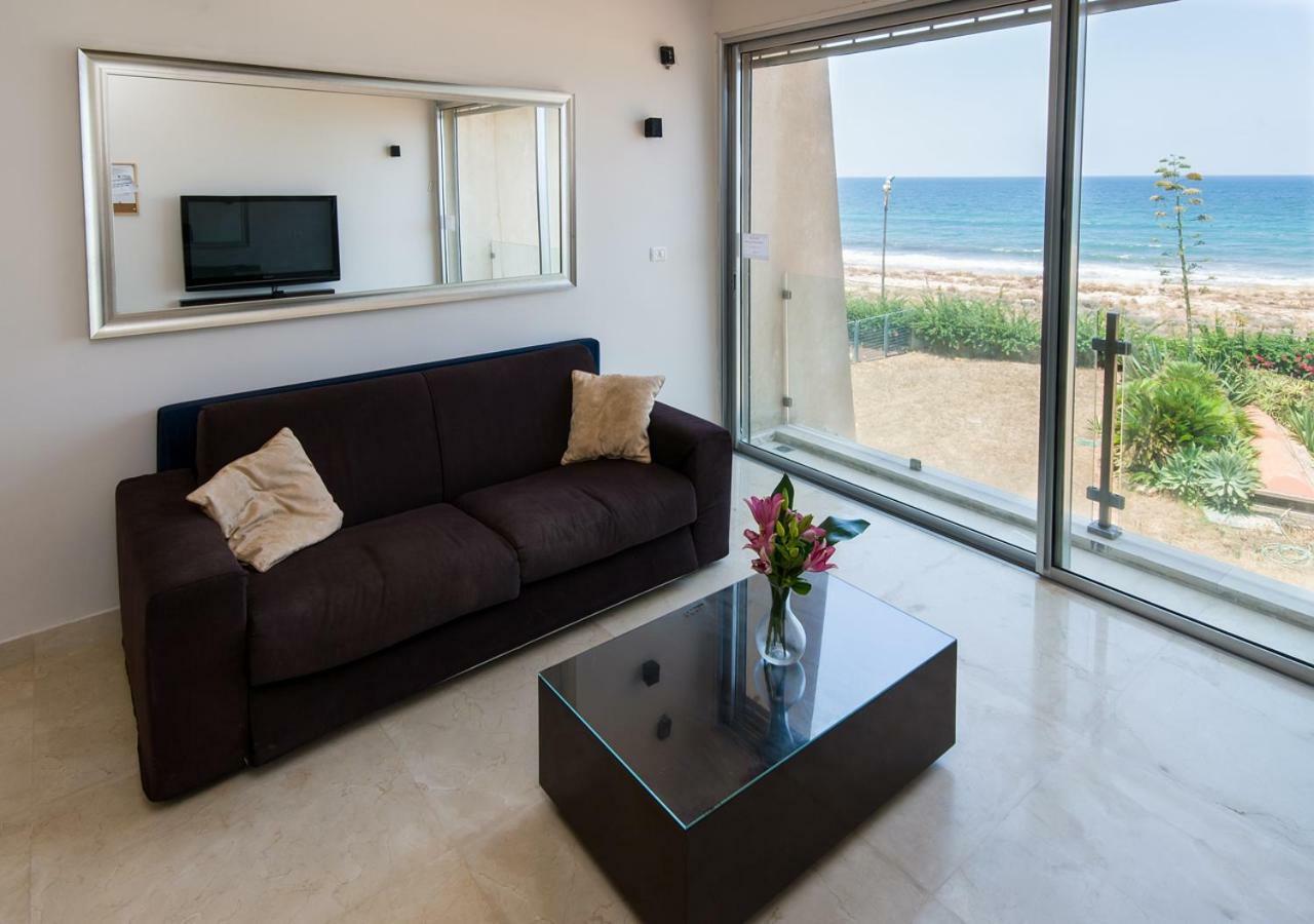 Ha-Aliya Sea View Apartment Nahariya Bagian luar foto